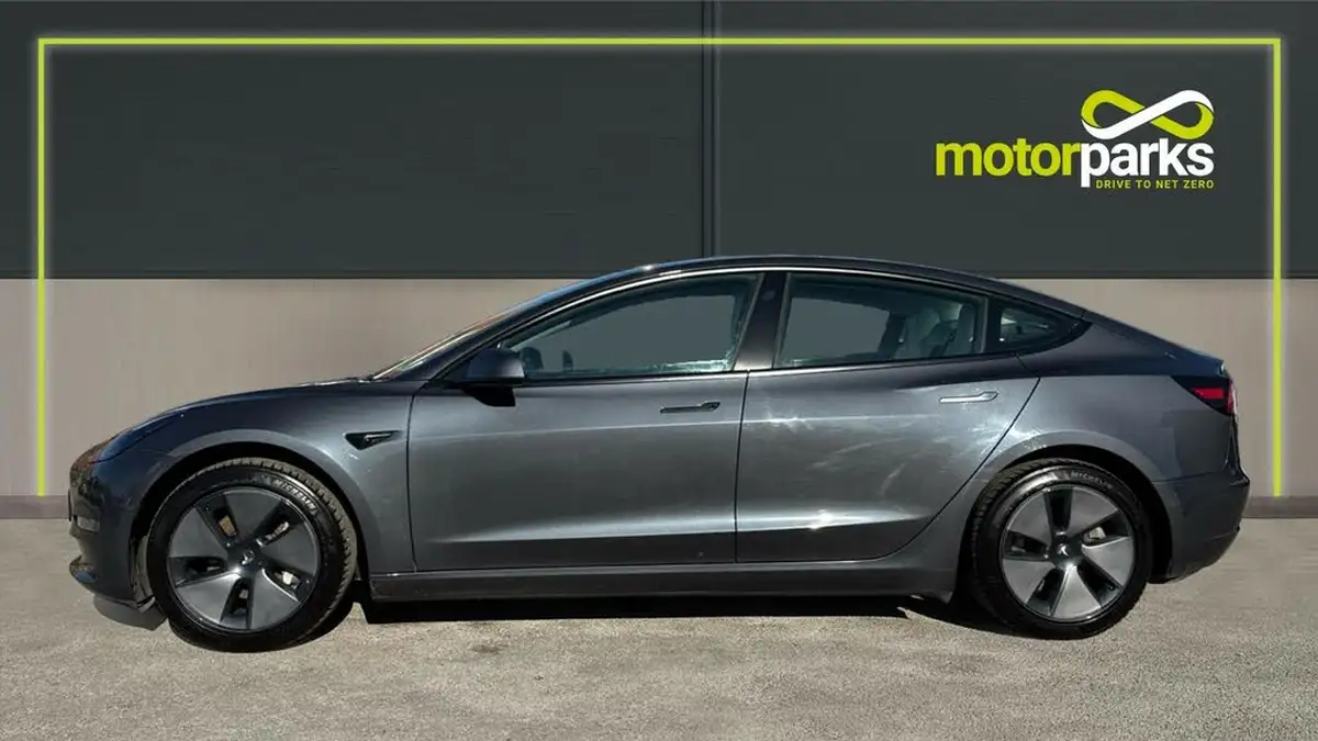 2022-tesla-model-3-e-long-range-big-5