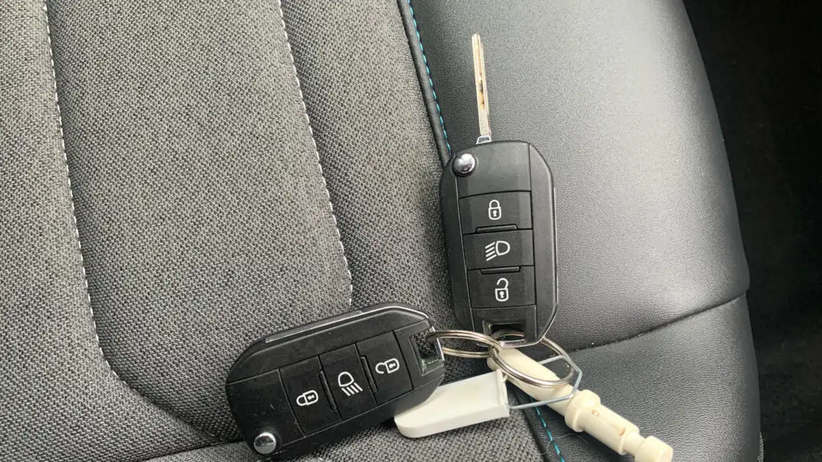 2022-citroen-c4-12-puretech-sense-big-39