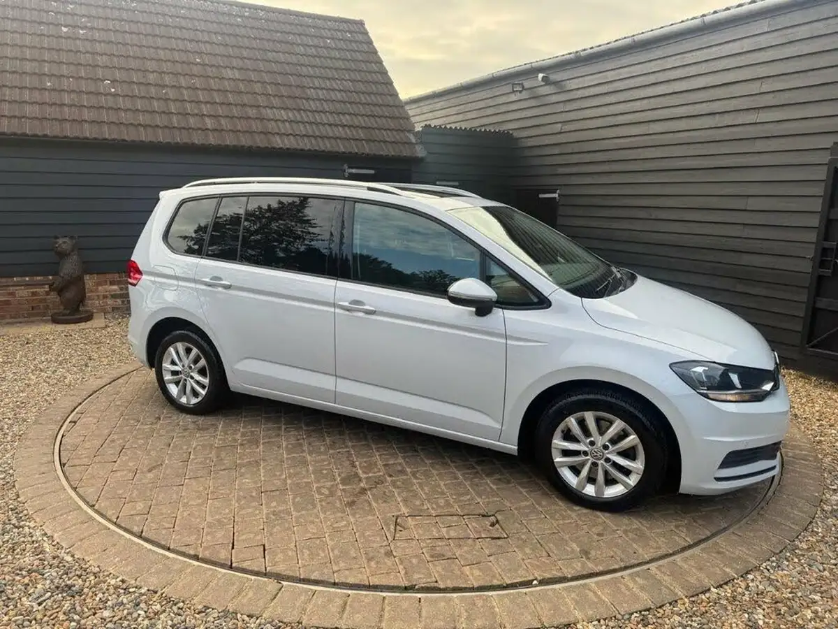 2018-volkswagen-touran-16tdi-se-family-bmtss-big-18