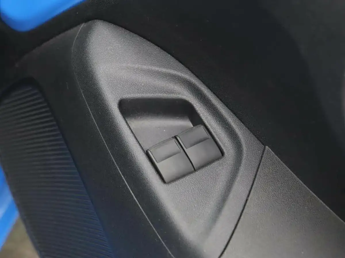 2016-toyota-aygo-10-vvt-i-x-cite-2-cyan-5d-big-16