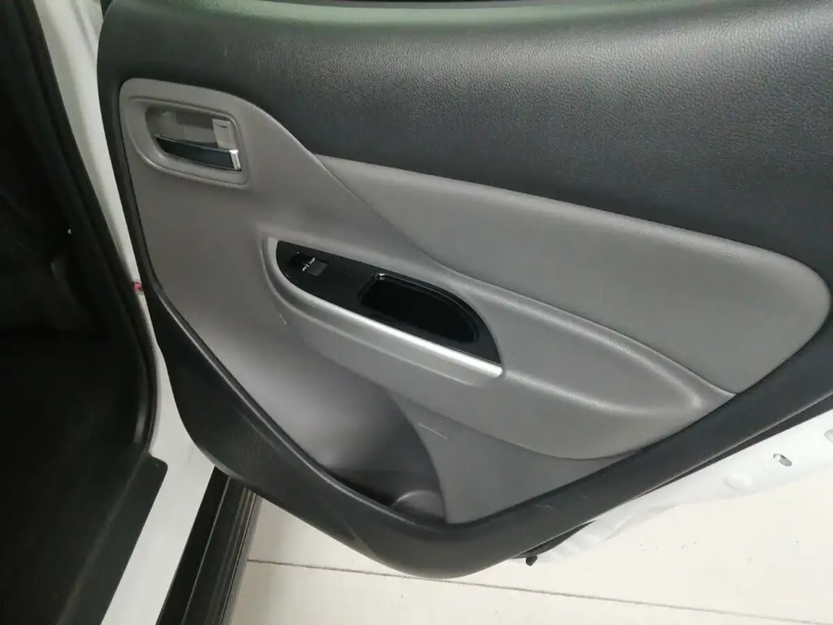 2019-mitsubishi-l200-24di-d-challenger-auto-big-38
