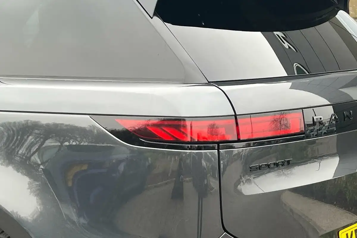 2024-land-rover-range-rover-sport-30-d300-dynamic-se-big-56