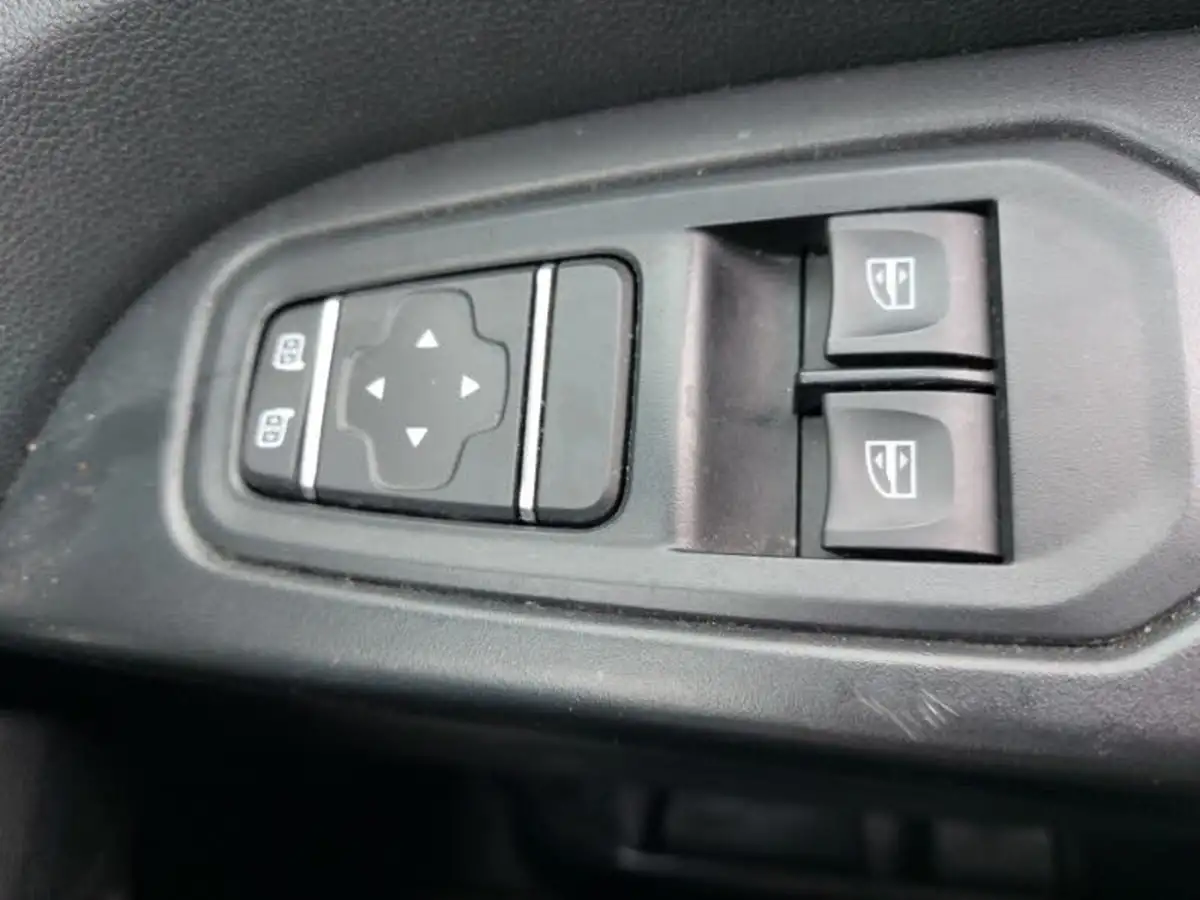 2022-renault-trafic-20dci-ll30-130-business-panel-big-18