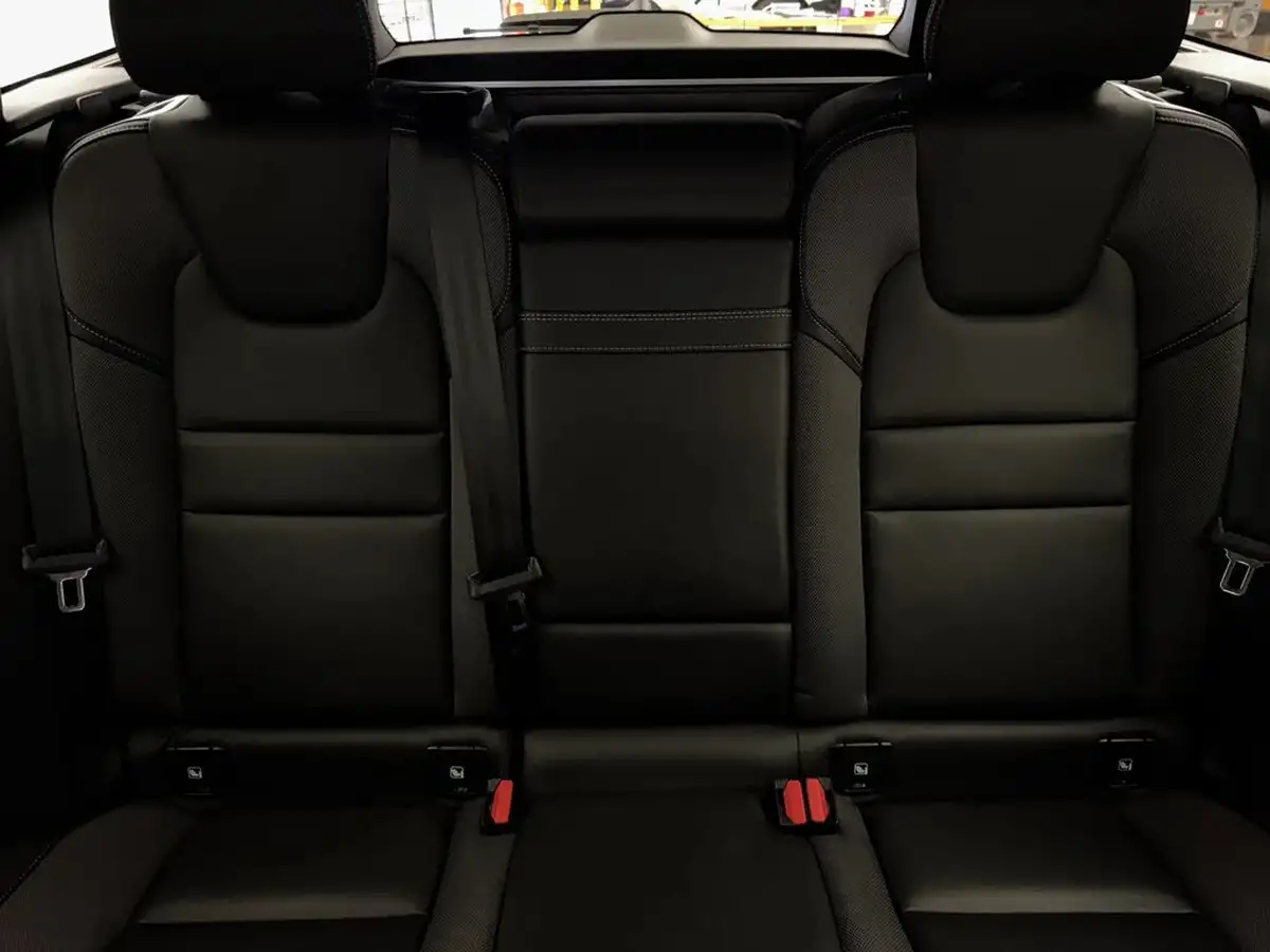 2021-volvo-v60-20-b4-r-design-big-17