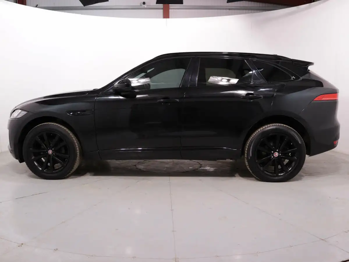 2020-jaguar-f-pace-20-i4d-chequered-flag-180ps-big-3