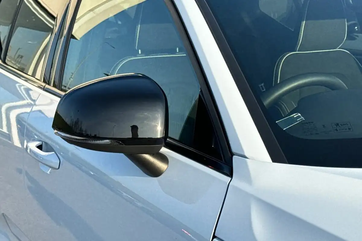 2024-volvo-xc40-20-b4-plus-big-18