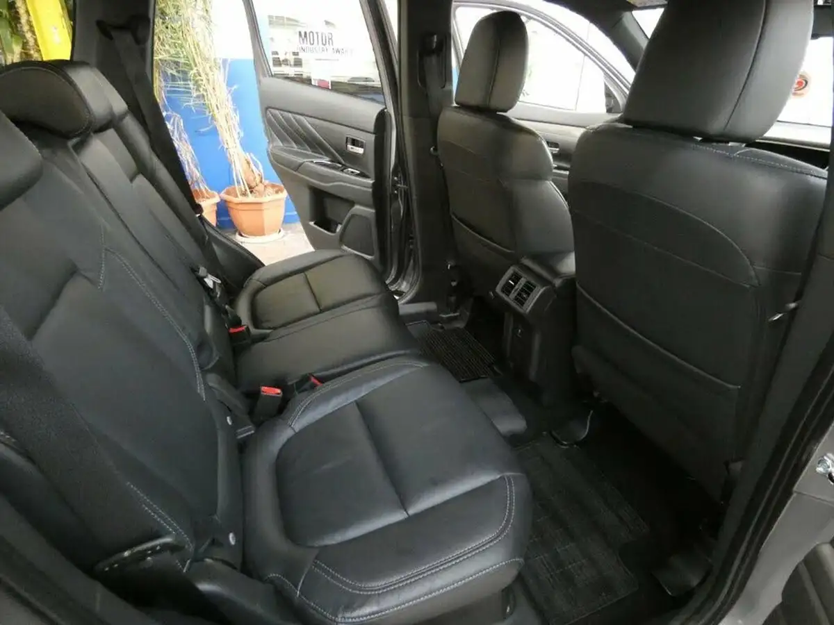 2021-mitsubishi-outlander-24-dynamic-phev-big-56