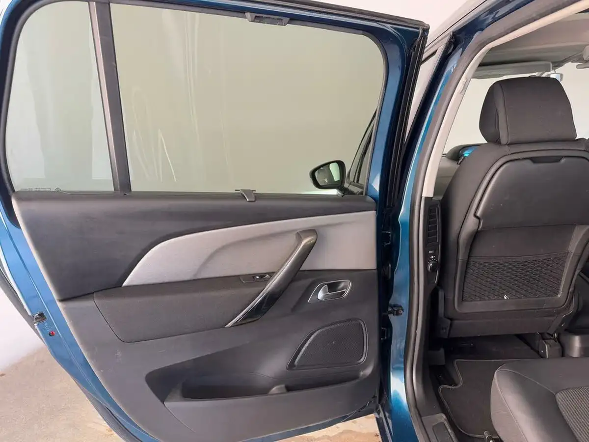 2022-citroen-grand-c4-spacetourer-12-puretech-shine-eat8-big-13