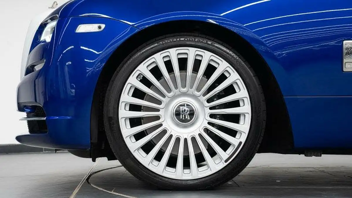 2018-rolls-royce-wraith-66-big-11