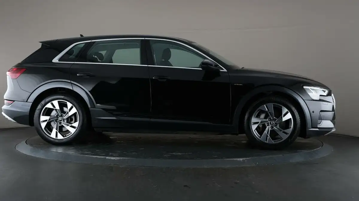 2020-audi-e-tron-50e-sport-big-60