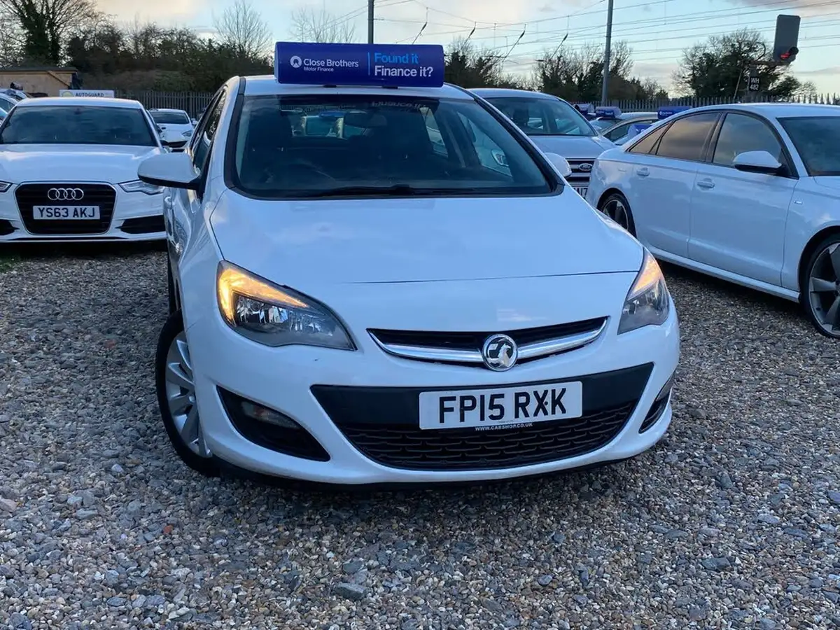 2015-vauxhall-astra-16cdti-tech-line-110ps-ecoflex-ss-hatchback-big-1