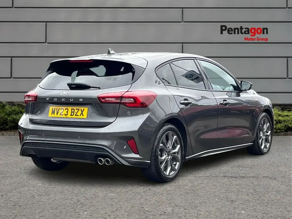 2023-ford-focus-10t-st-line-125ps-hatchback-big-3