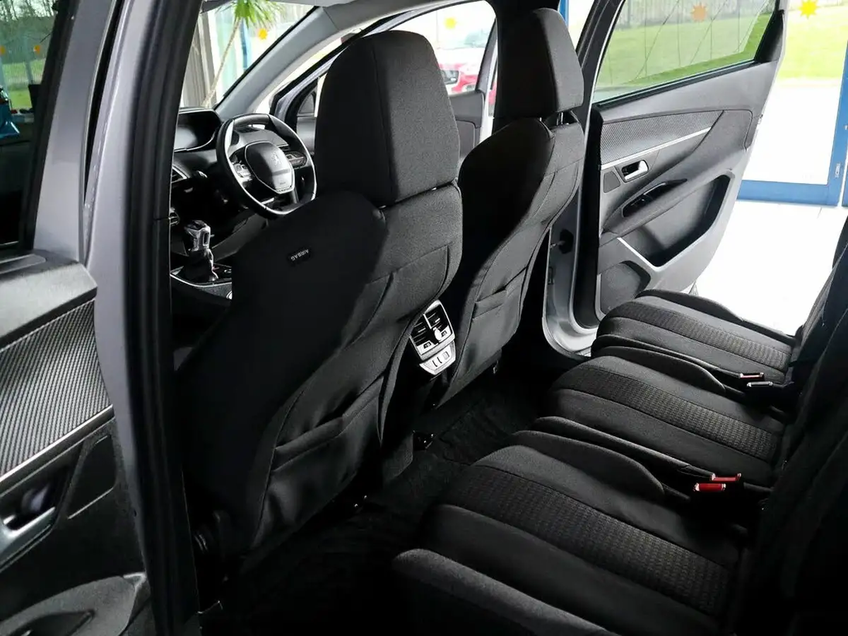 2021-peugeot-5008-suv-15-bluehdi-active-premium-big-21