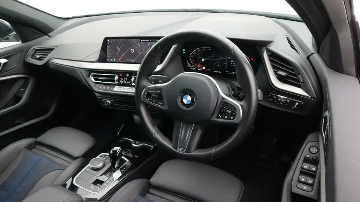 2023-bmw-1-series-15-118i-m-sport-lcp-dct-big-9