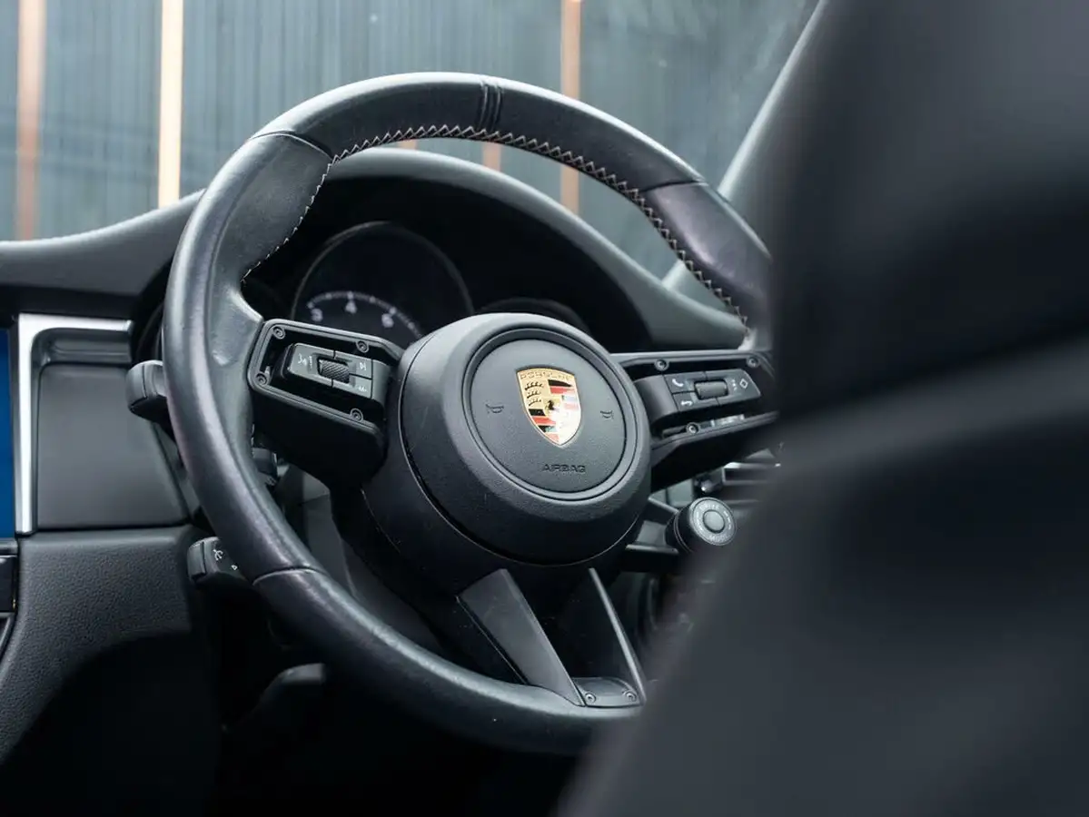2022-porsche-macan-20-big-29