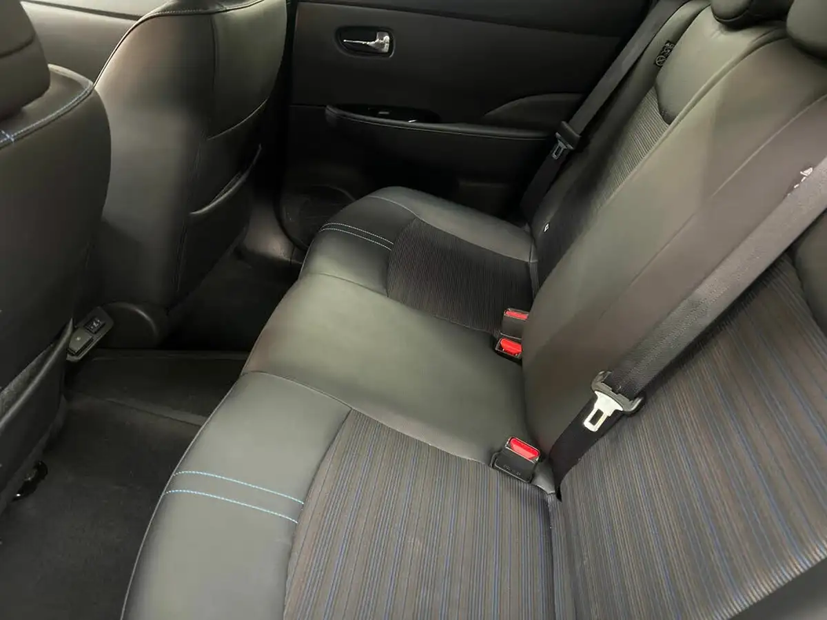 2021-nissan-leaf-e-10-40kwh-big-28