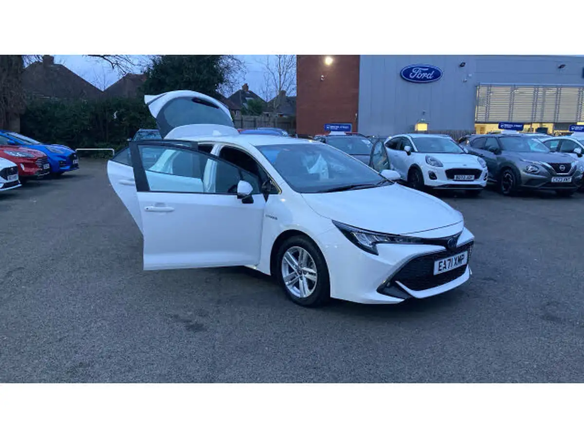 2021-toyota-corolla-18-vvt-i-icon-tech-trk-hatchback-5d-big-45