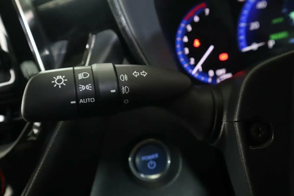 2021-toyota-corolla-18-vvt-i-icon-tech-spare-wheel-hatchback-5d-big-25