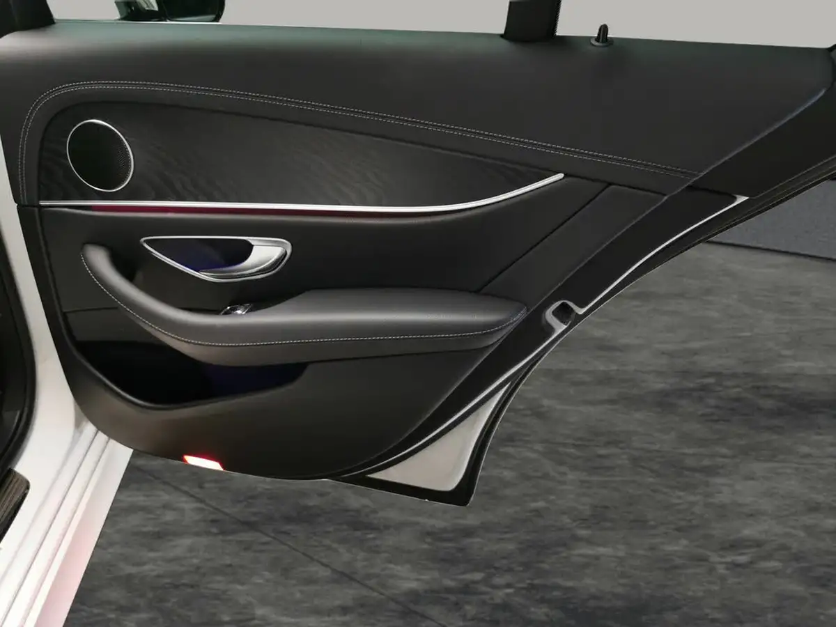 2019-mercedes-benz-e-class-20d-e220d-amg-line-edition-saloon-4d-big-37