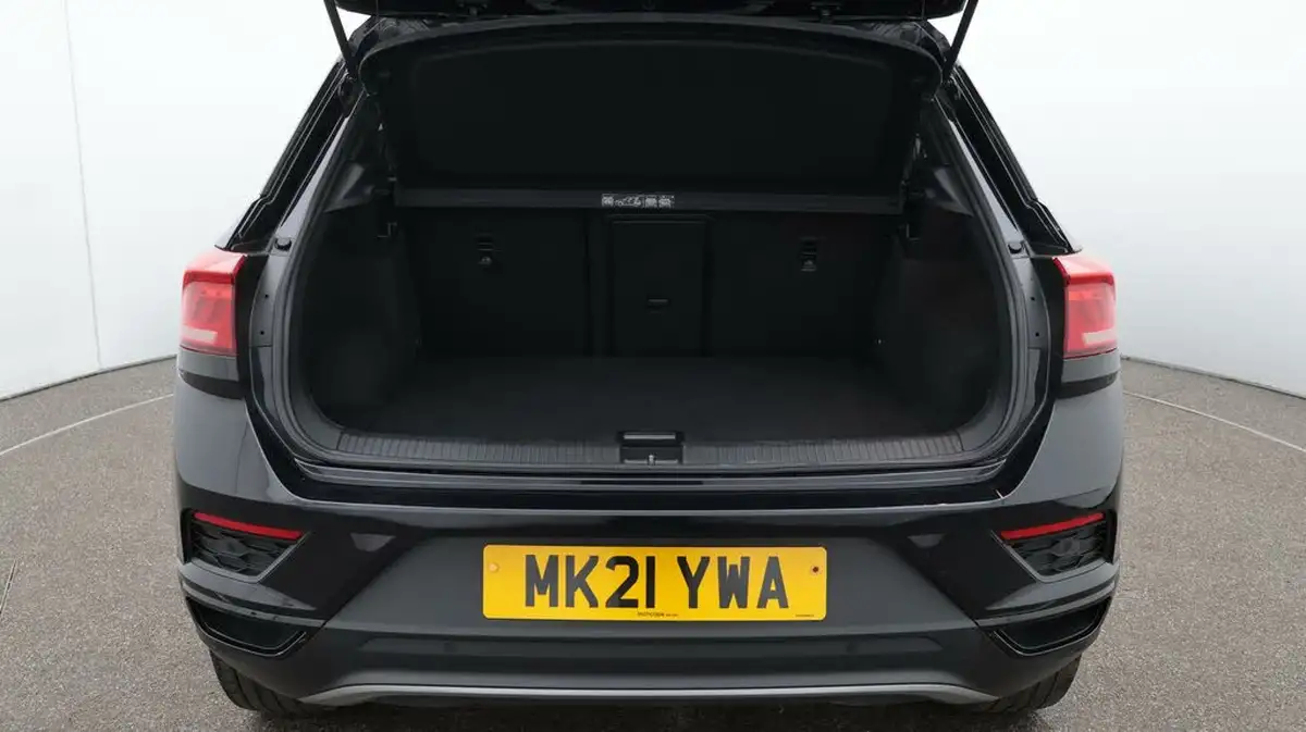 2021-volkswagen-t-roc-10-tsi-black-edition-110ps-big-17