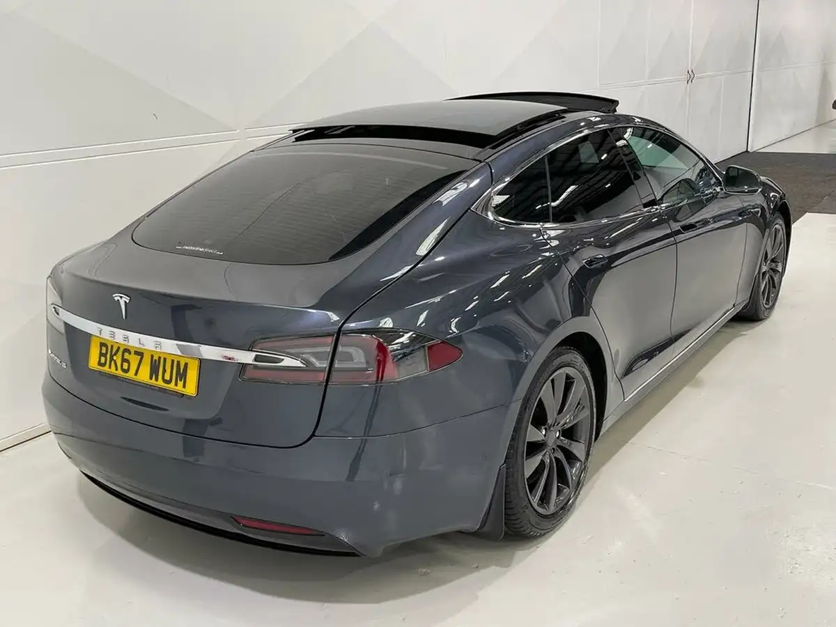 2017-tesla-model-s-e-75-235kw-big-10