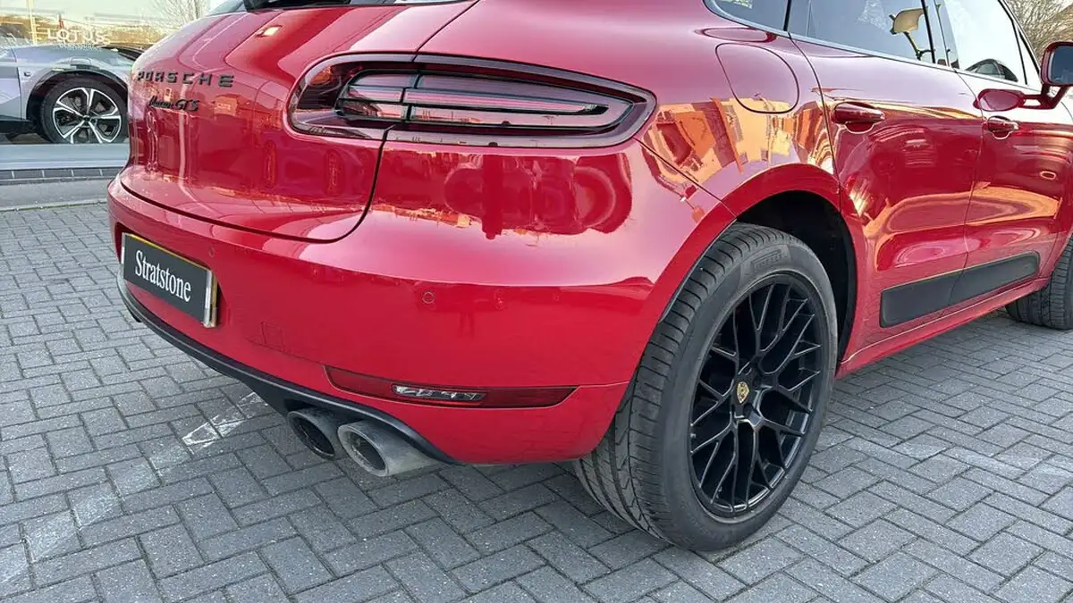 2017-porsche-macan-30-gts-big-8