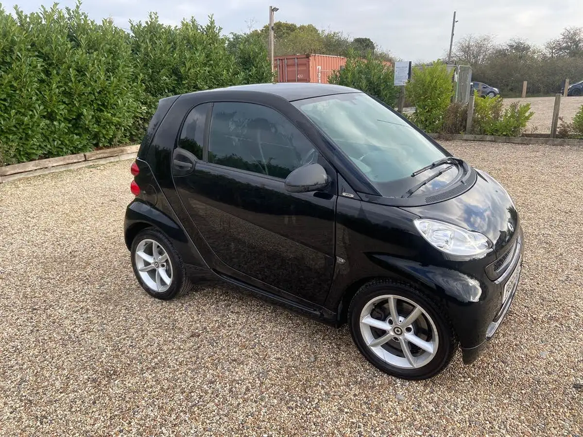 2011-smart-fortwo-08td-pulse-coupe-semi-a-big-8