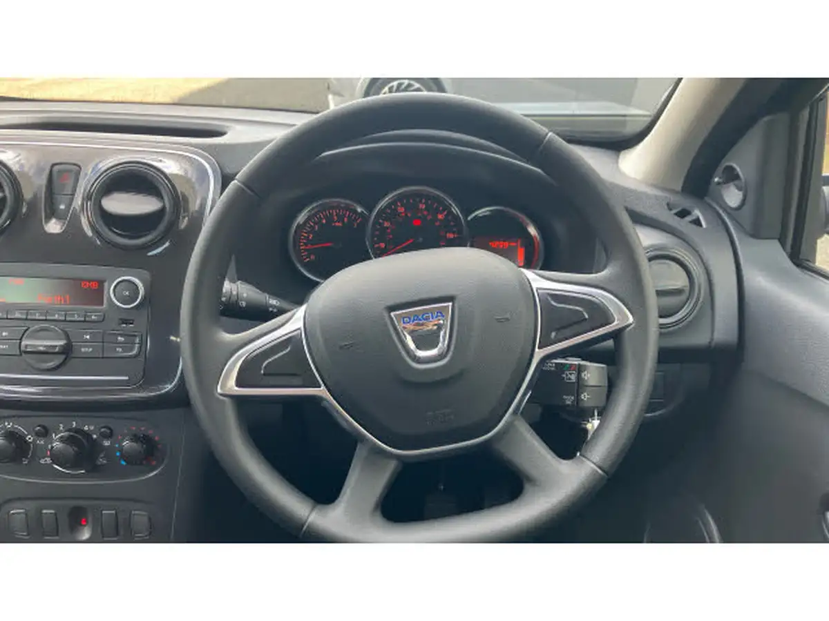 2020-dacia-sandero-10-sce-essential-big-54