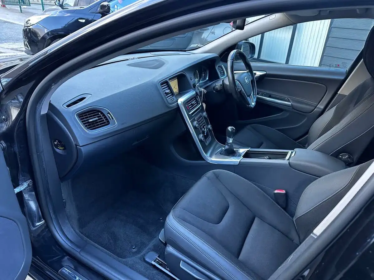 2013-volvo-s60-16td-d2-se-nav-big-22