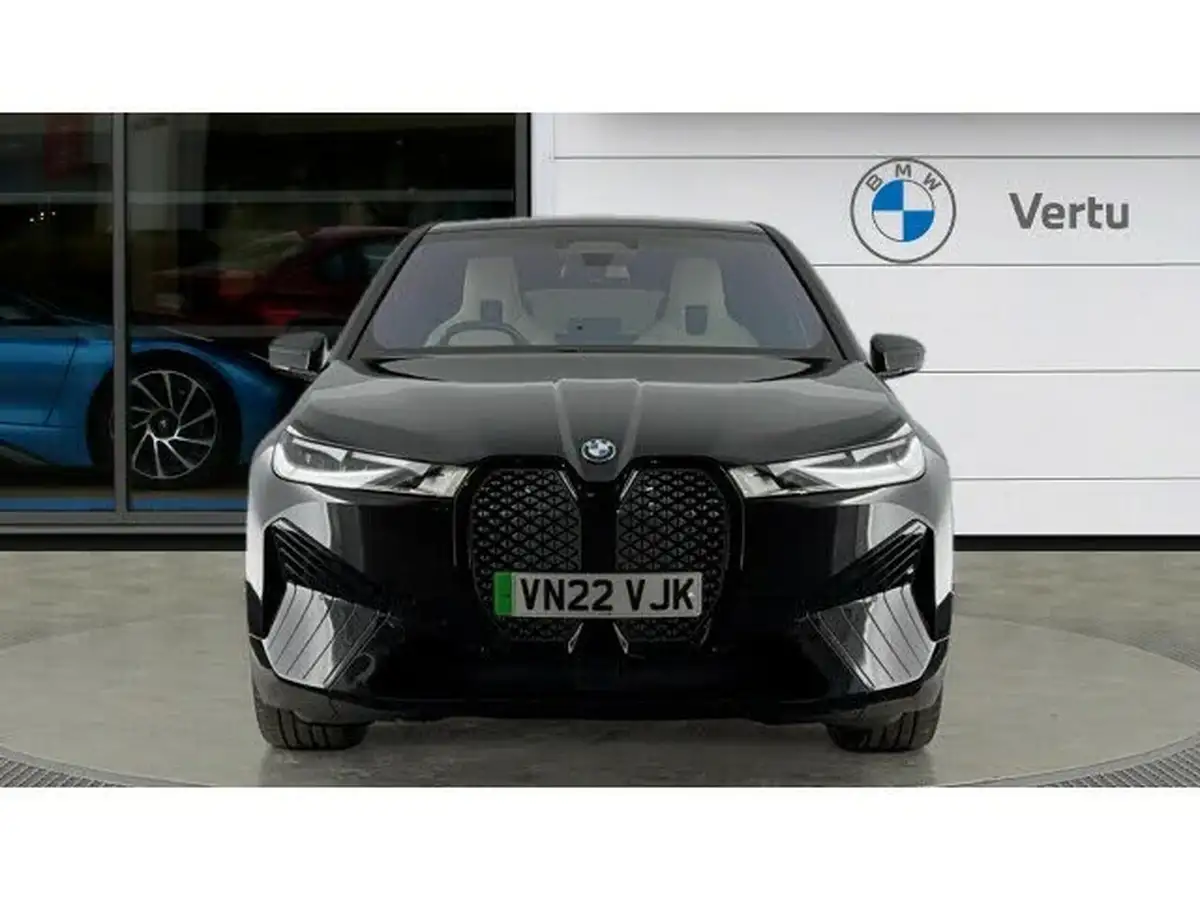 2022-bmw-ix-e-xdrive-50-m-sport-big-15