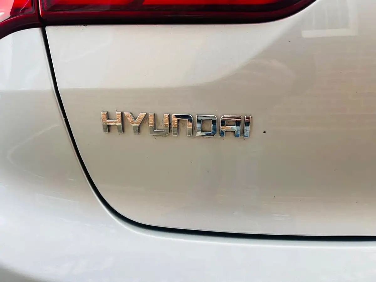2015-hyundai-i20-14-se-big-51