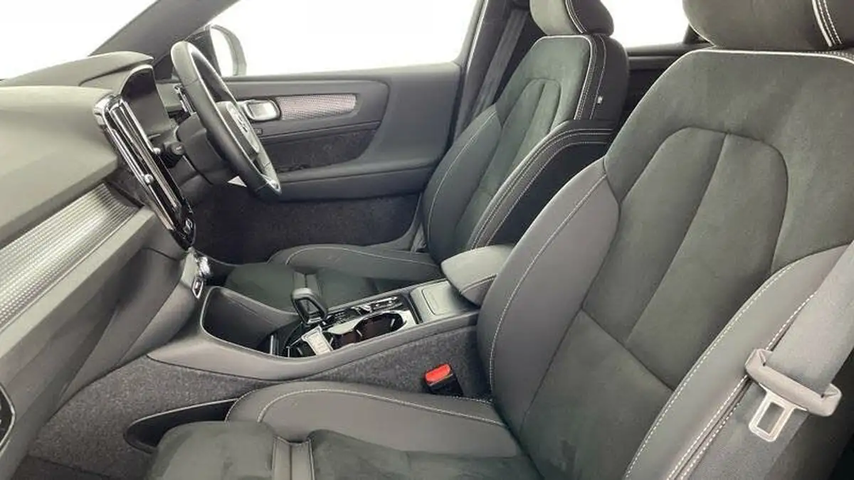 2024-volvo-xc40-20-b4-plus-big-38