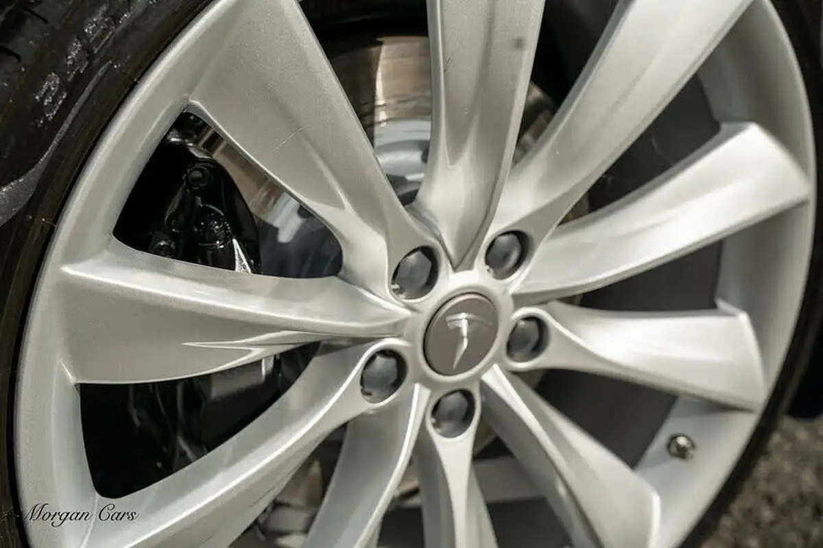 2019-tesla-model-s-e-100d-big-6