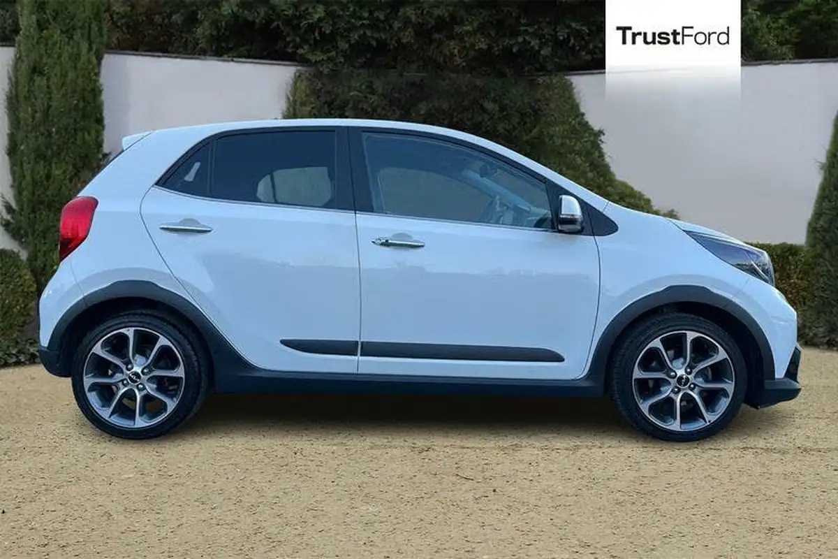 2022-kia-picanto-10-x-line-s-big-2