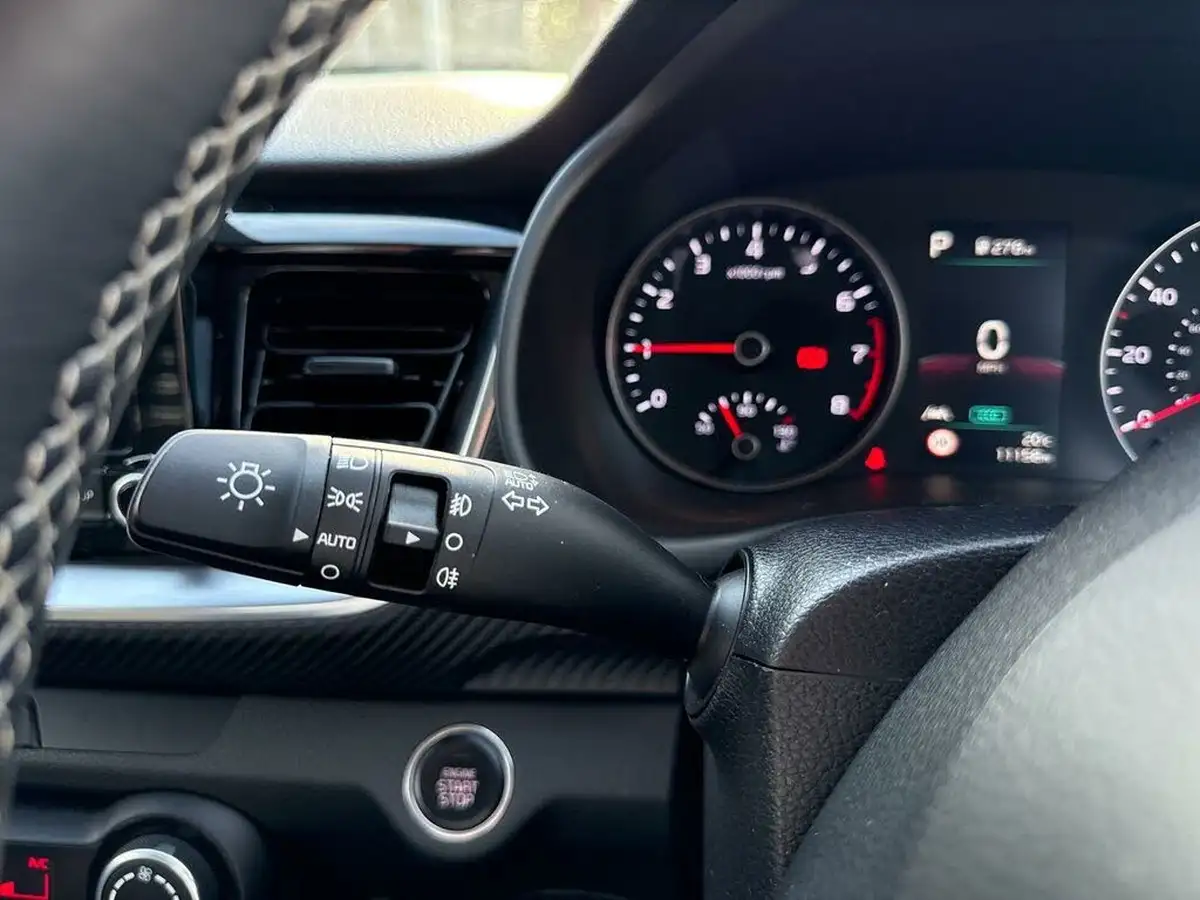 2024-kia-stonic-10-t-gdi-gt-line-s-98bhp-dct-big-32