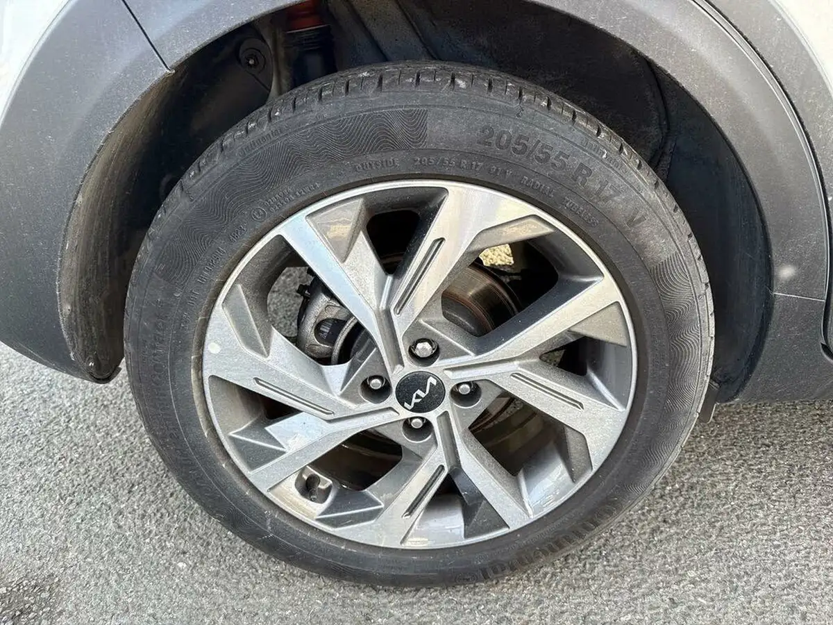 2024-kia-stonic-10-t-gdi-gt-line-s-98bhp-dct-big-4