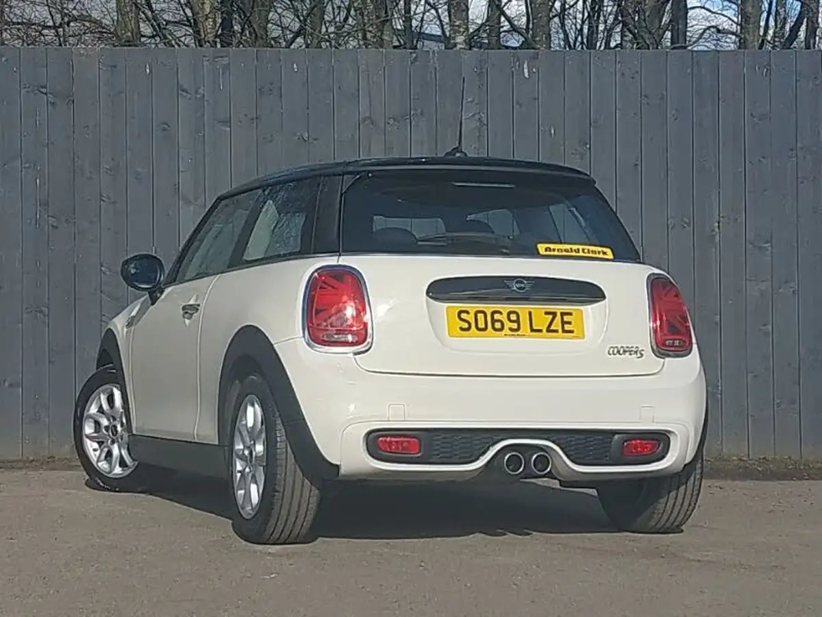2019-mini-cooper-20-cooper-s-classic-189bhp-hatchback-3d-big-1