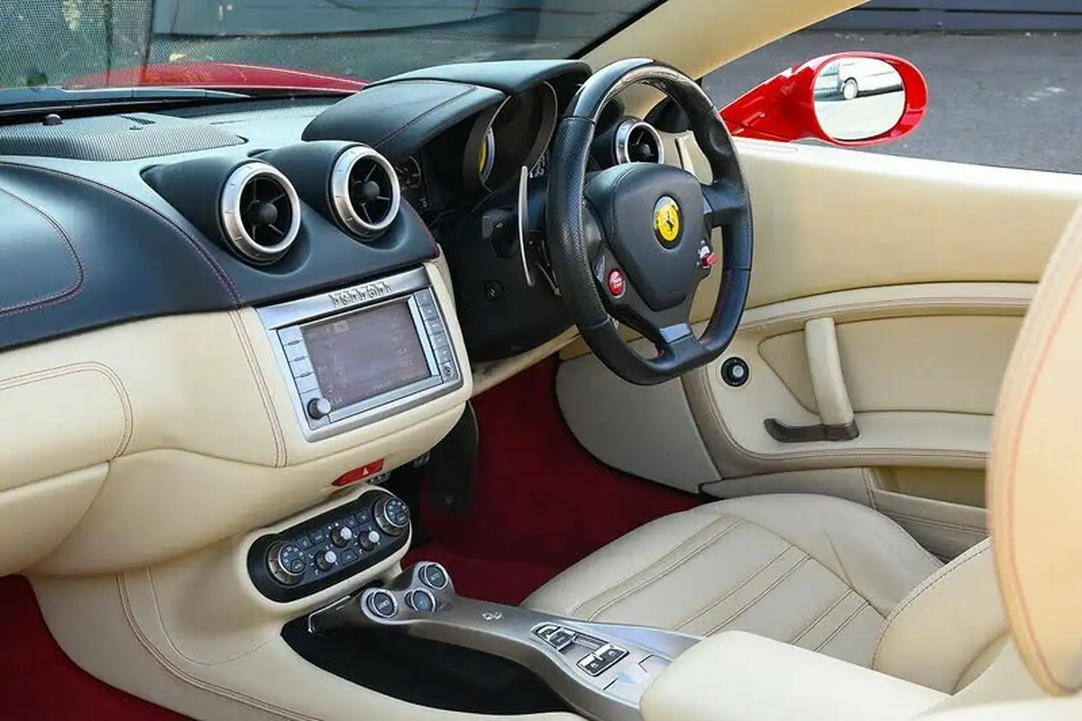 2009-ferrari-california-43-big-50
