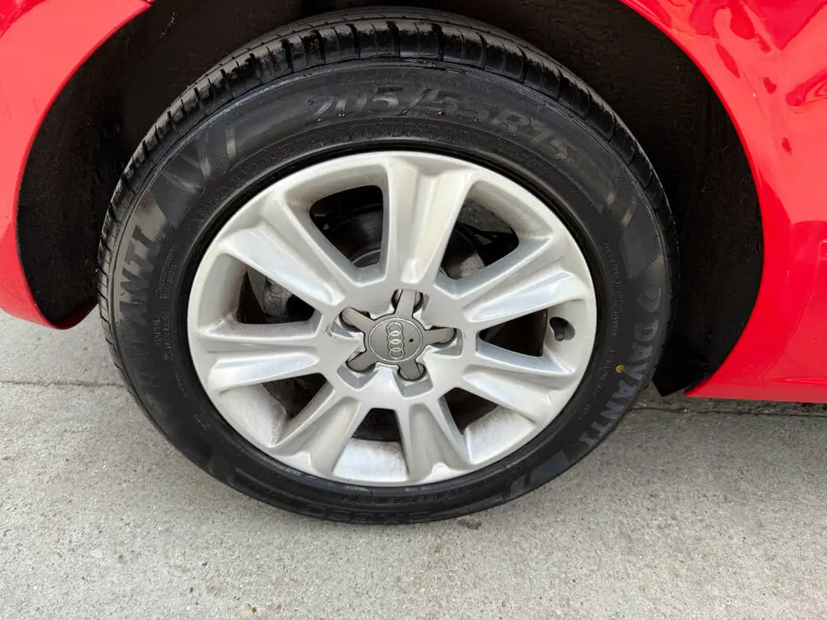2011-audi-a1-16td-se-hatchback-3d-big-32