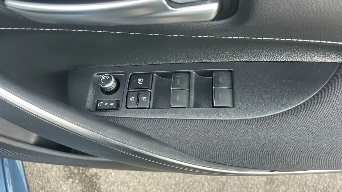 2020-toyota-corolla-18-vvt-i-design-spare-wheel-hatchback-5d-big-20