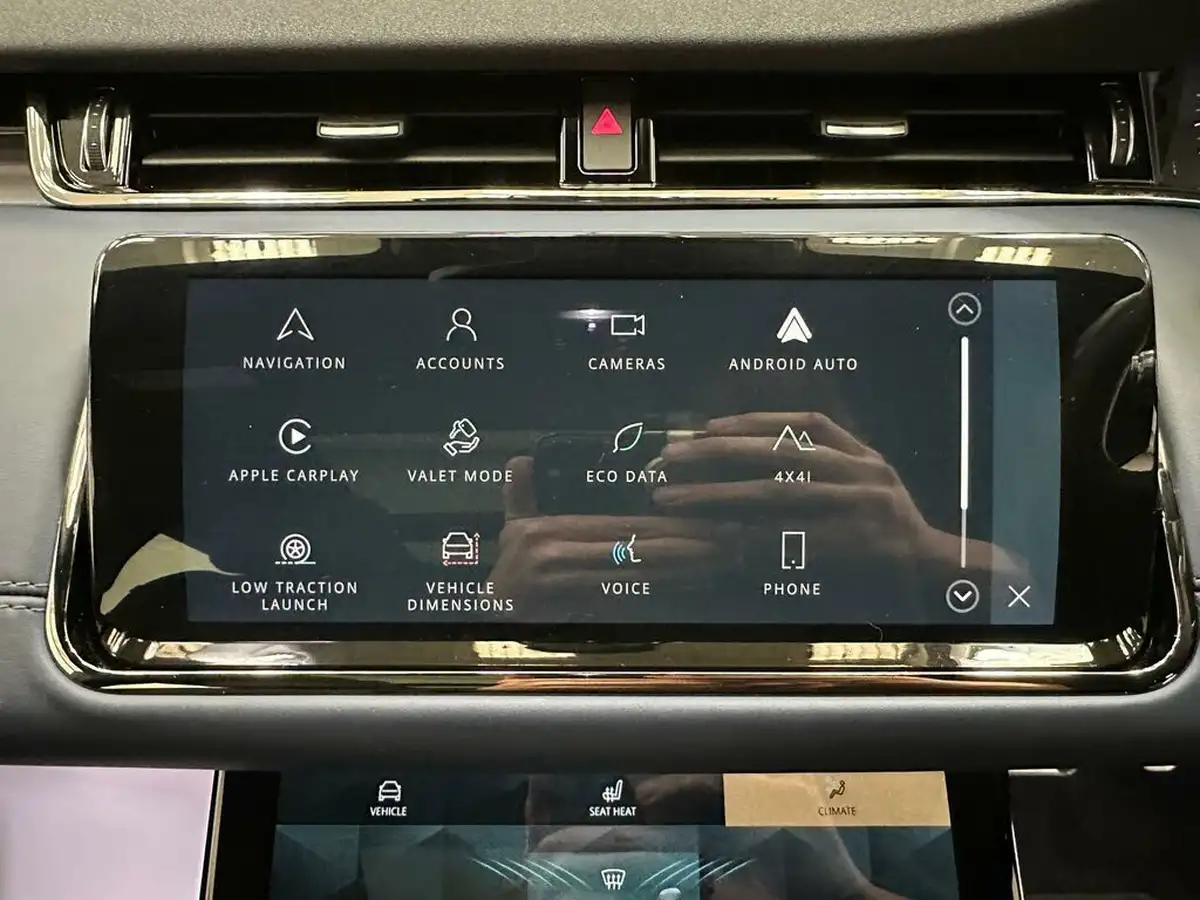 2021-land-rover-range-rover-evoque-15-p300e-r-dynamic-hse-big-9