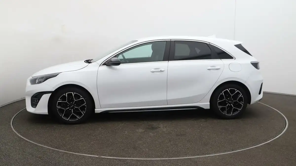2022-kia-ceed-15-t-gdi-gt-line-big-4