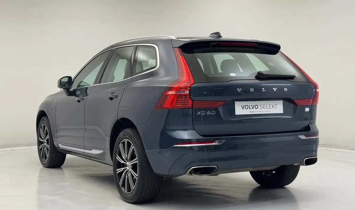 2021-volvo-xc60-20-t6-inscription-340bhp-big-13