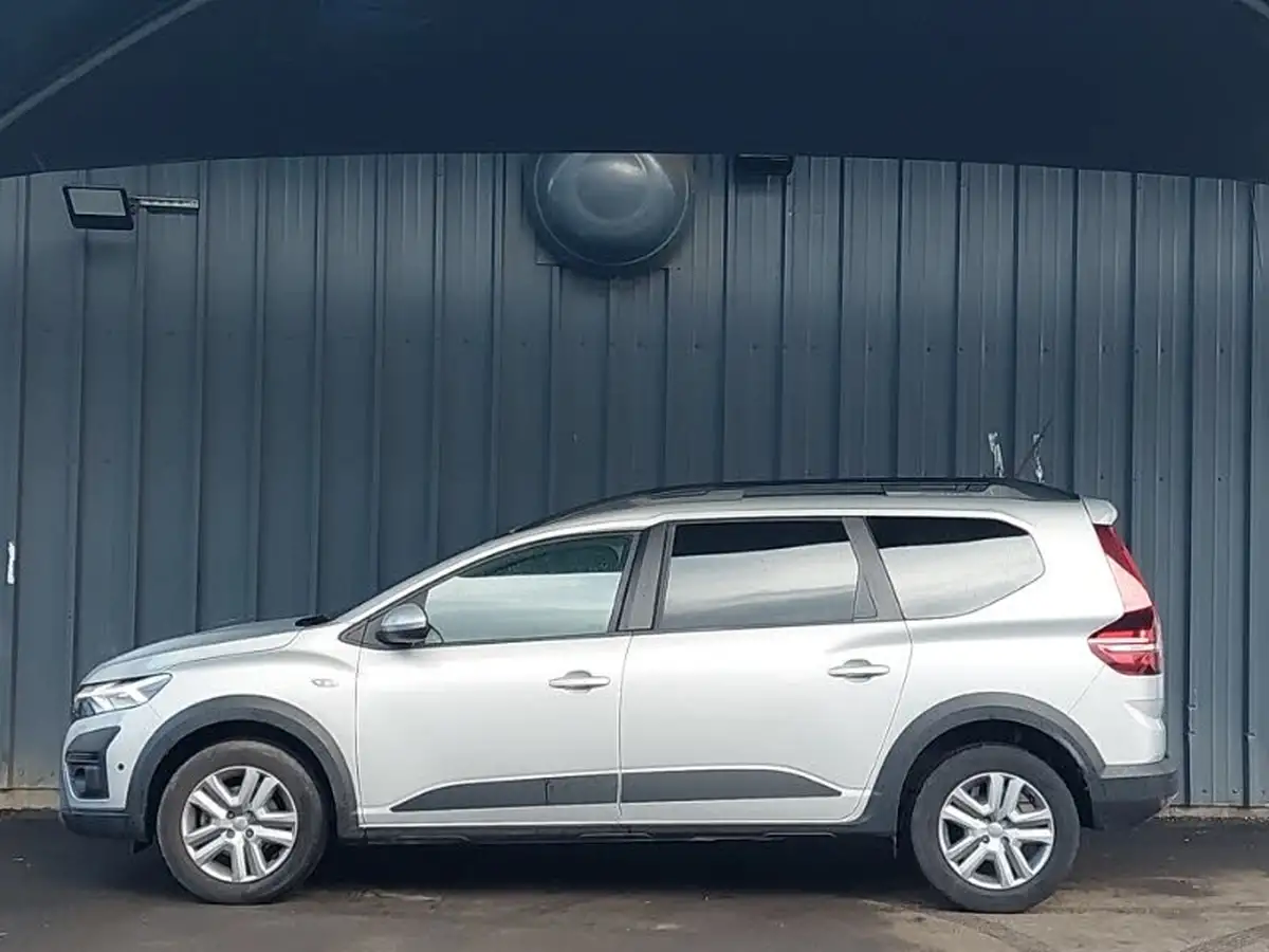 2023-dacia-jogger-10-tce-expression-big-3