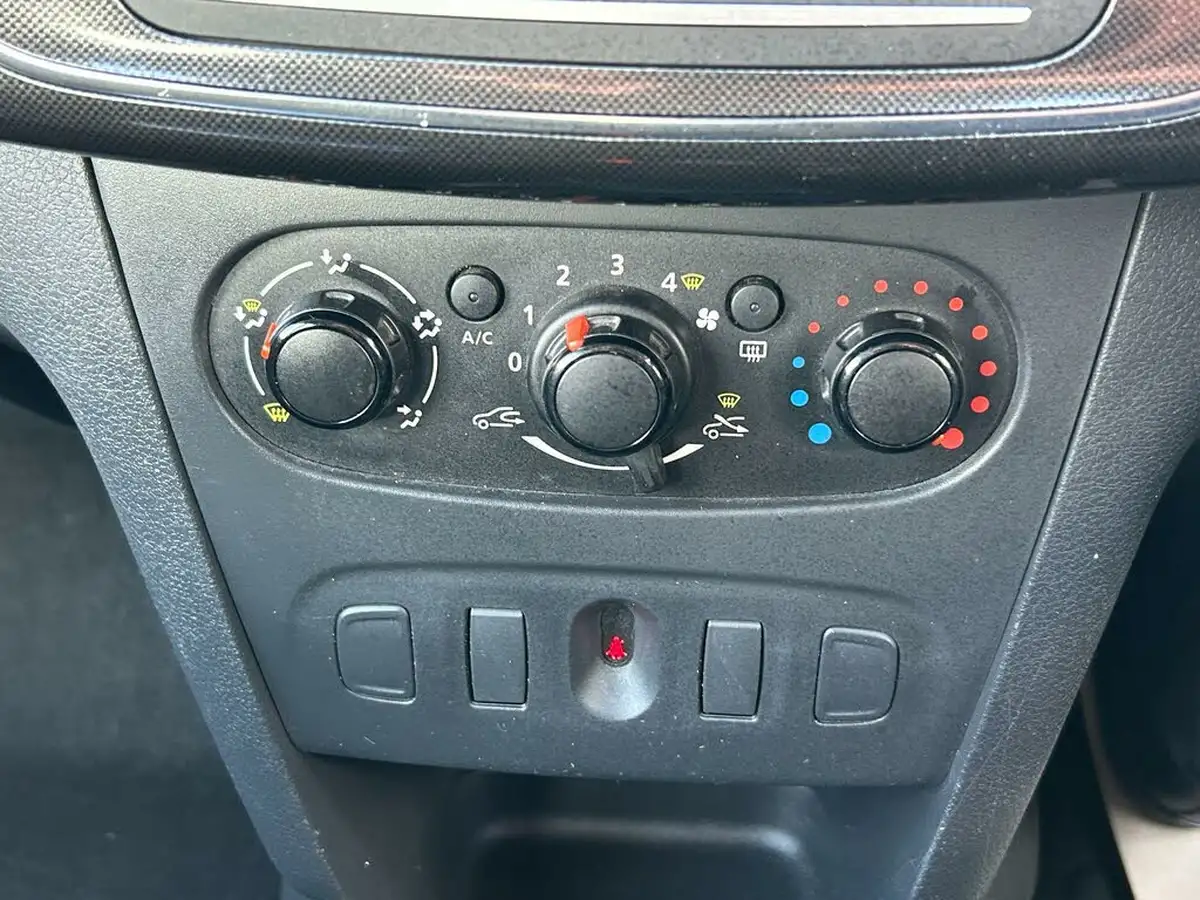 2017-dacia-logan-mcv-09-tce-ambiance-big-16