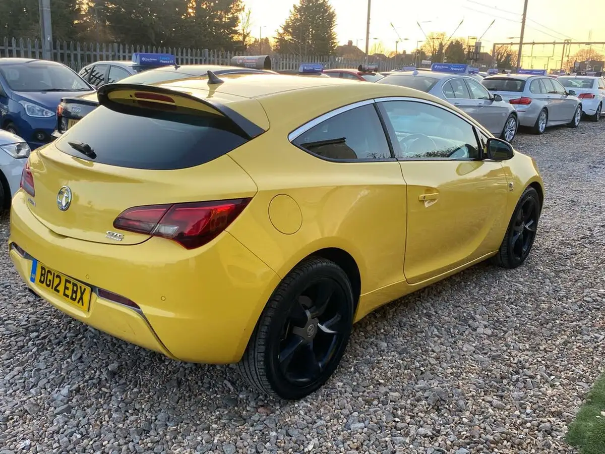 2012-vauxhall-astra-gtc-20td-sri-20cdti-16v-big-8