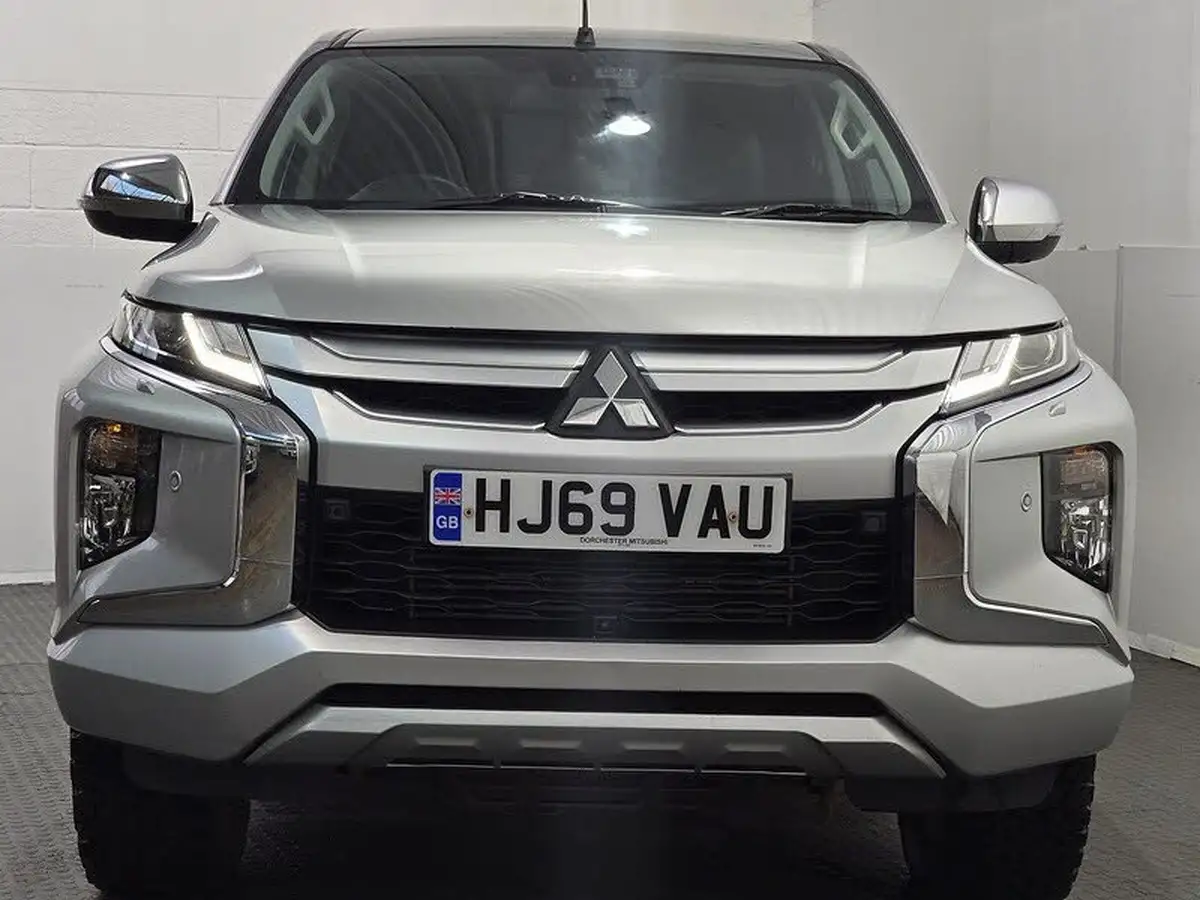 2020-mitsubishi-l200-22di-d-barbarian-x-big-8