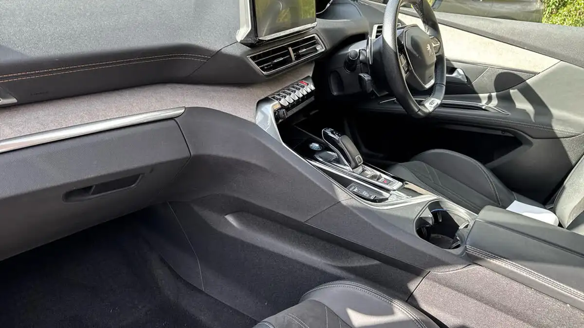 2021-peugeot-3008-suv-15-bluehdi-gt-eat8-big-11