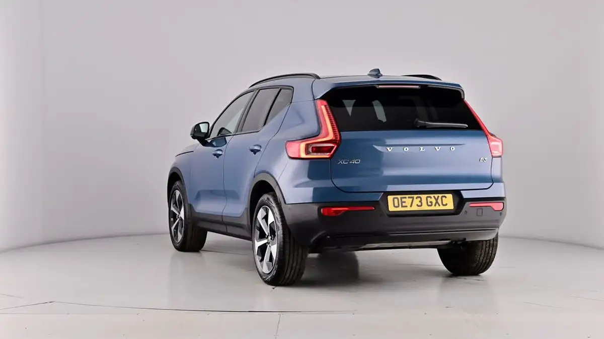 2023-volvo-xc40-20-b3-plus-big-66