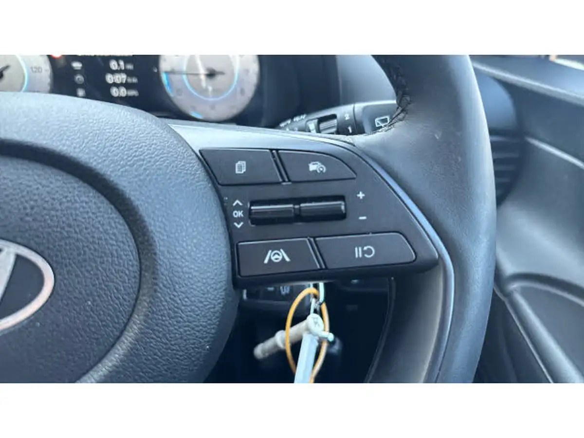 2024-hyundai-i20-10-t-gdi-premium-dct-big-23